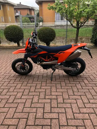 KTM 690 SMC R (2026) usata