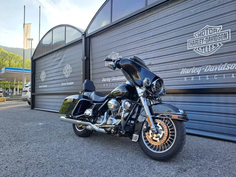 Harley-Davidson 1584 Electra Glide Standard (2008 - 10) - FLHT (2)