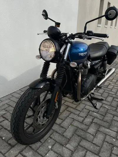 Triumph Street Twin 900 (2021 - 22) usata