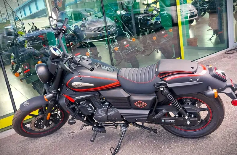 Um Italia Renegade Vegas 125 (2023 - 26) (2)