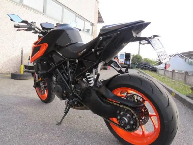 KTM 1290 Super Duke R (2019) (3)