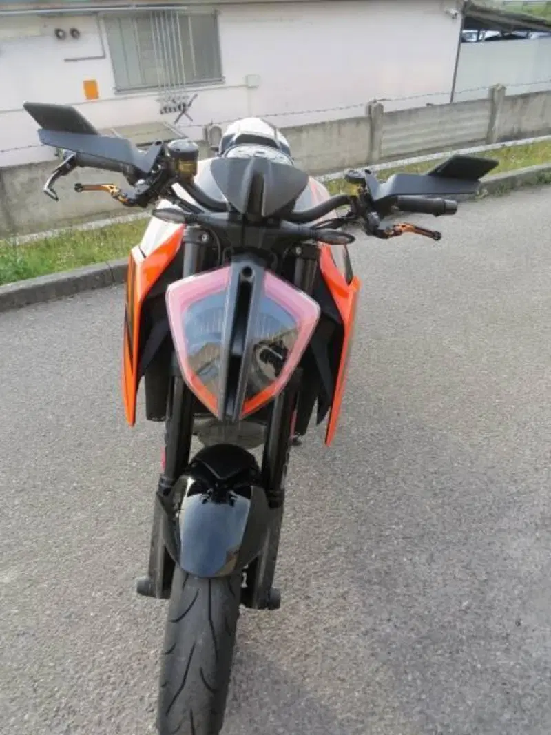 KTM 1290 Super Duke R (2019) (5)