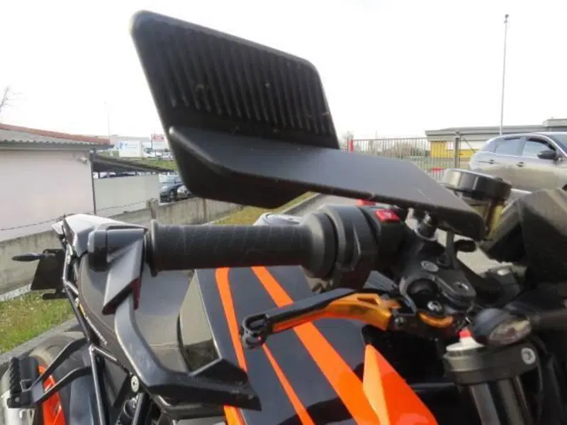 KTM 1290 Super Duke R (2019) (8)