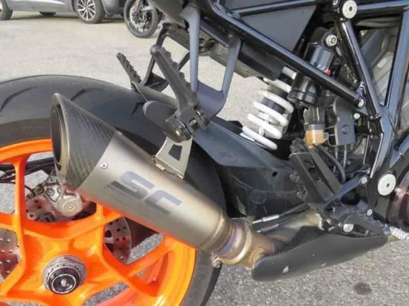 KTM 1290 Super Duke R (2019) (12)