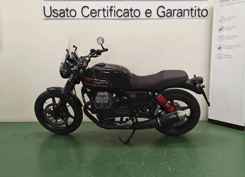 Moto Guzzi V7 Stone Special Edition (2022 - 25) (2)
