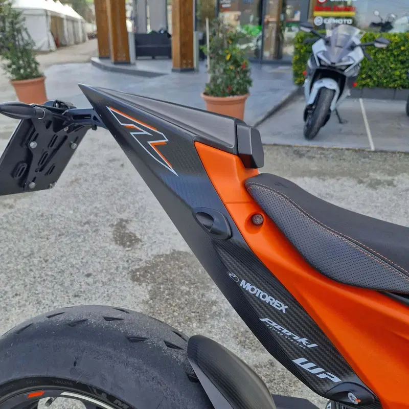 KTM 1290 Super Duke RR (2023) (5)