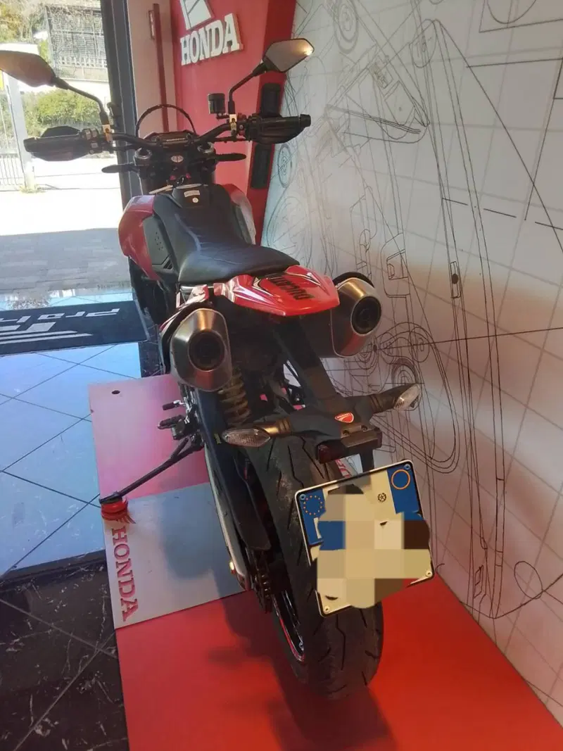 Ducati Hypermotard 698 Mono (2024 - 26) (4)