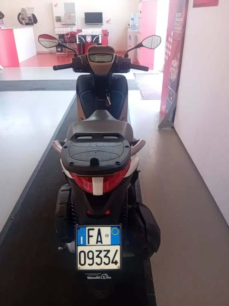 Piaggio Medley 125 ABS (2021 - 24) (2)