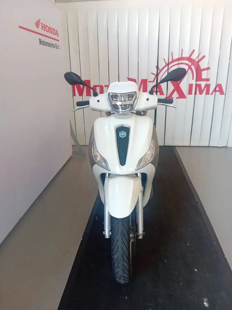 Piaggio Medley 125 ABS (2021 - 24) (3)