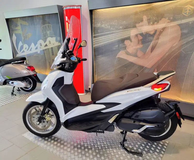 Piaggio Beverly 400 ABS-ASR (2021 - 24) (6)