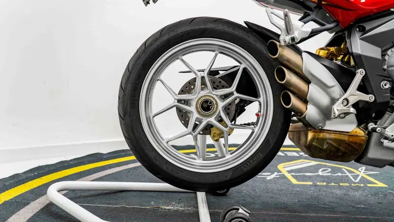 MV Agusta Brutale 800 (2012 - 15) (19)