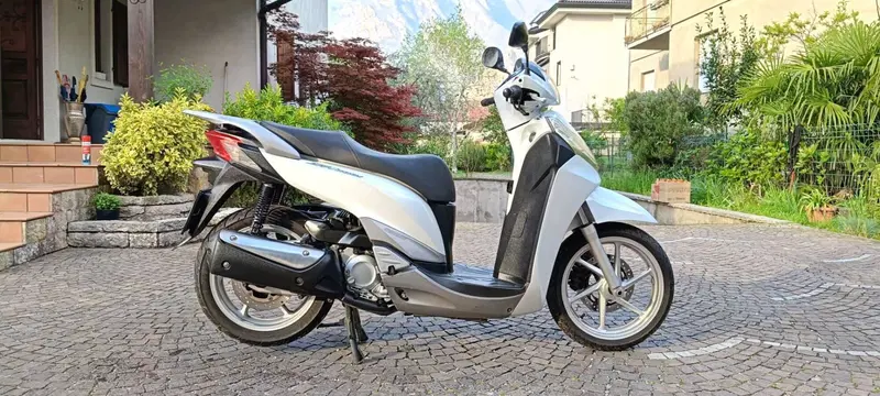 Honda SH 300 i ABS (2016 - 20) (3)