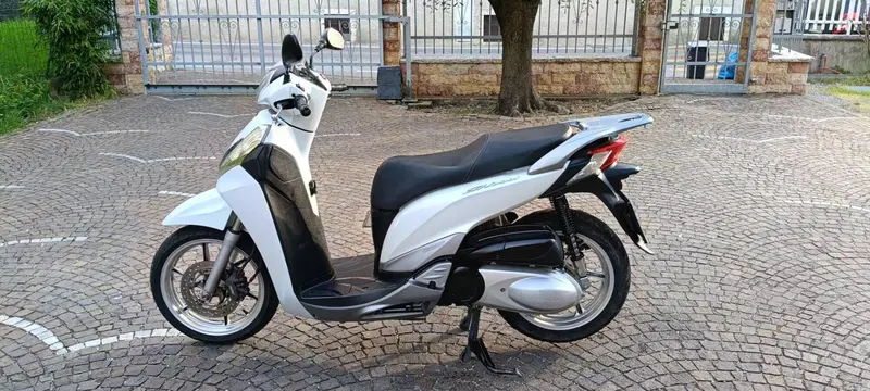 Honda SH 300 i ABS (2016 - 20) (4)