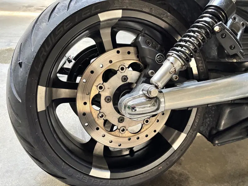 Harley-Davidson 1250 V-Rod Muscle (2009 - 17) - VRSCF (3)