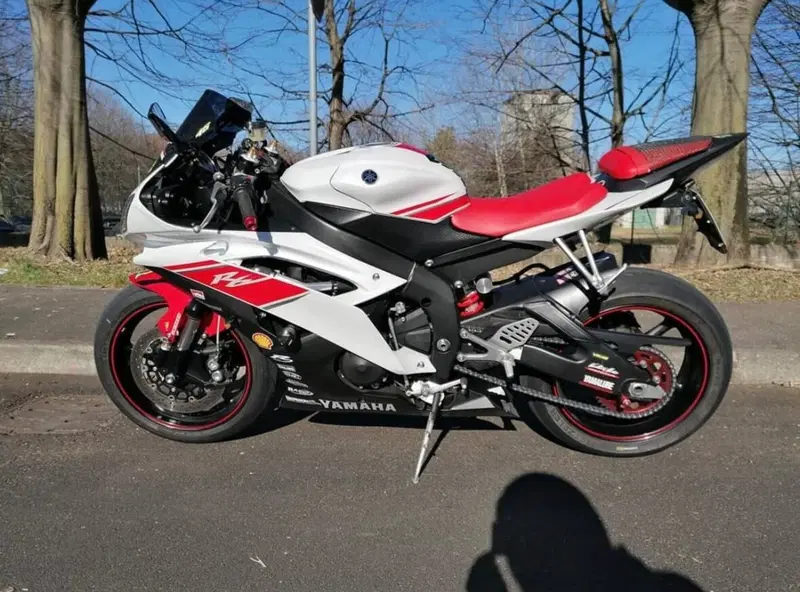 Yamaha YZF R6 (2008 - 09) (3)