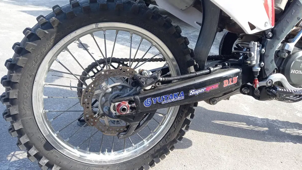 Honda CRF 250R (2017) (2)