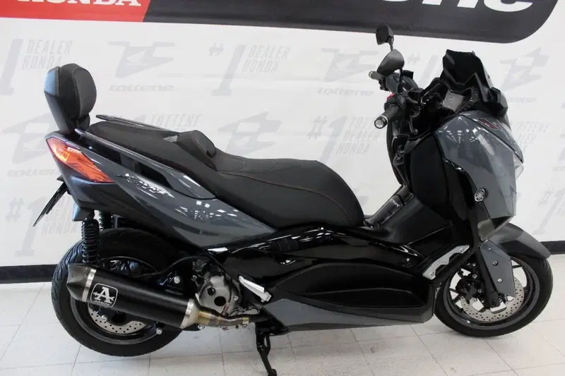 Yamaha X-Max 300 Tech Max (2021 - 24) (2)