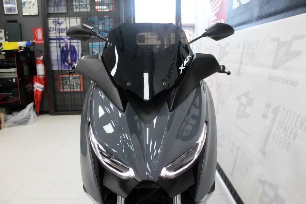 Yamaha X-Max 300 Tech Max (2021 - 24) (4)