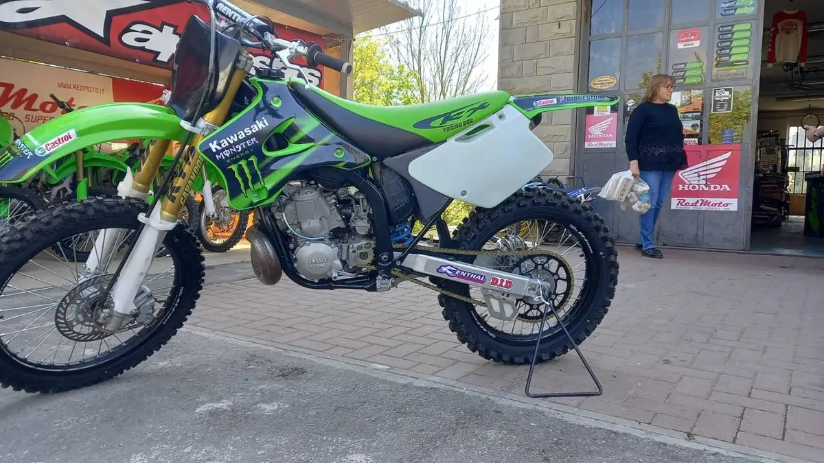 Kawasaki KX250 (1994 - 01) (2)