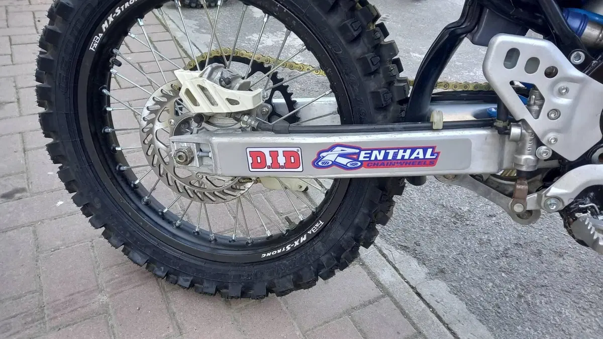 Kawasaki KX250 (1994 - 01) (7)