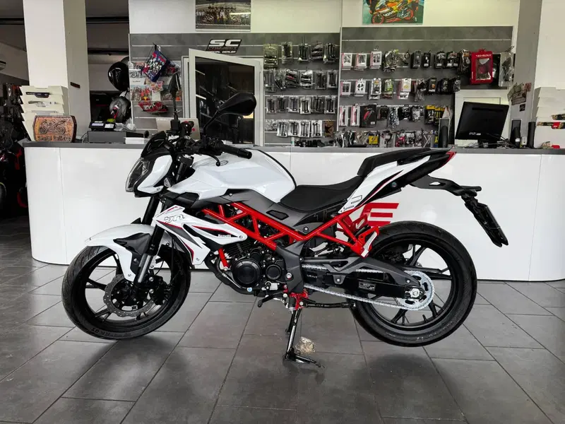 Benelli BN 125 (2021 - 25) (8)