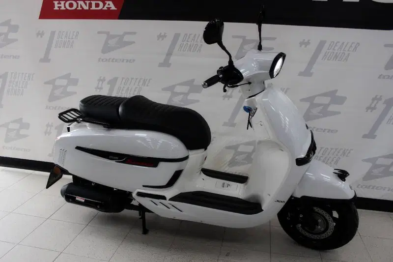 Keeway Motor Sixties 300i (2023 - 25) (3)