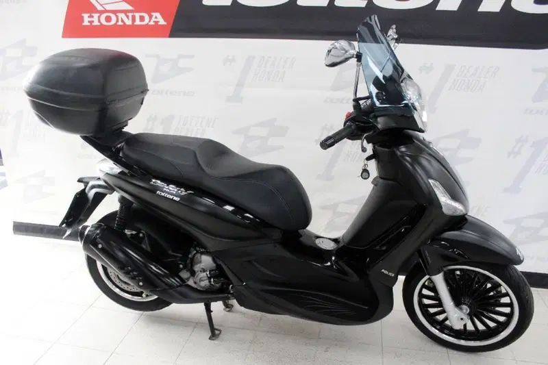 Piaggio Beverly 300 i.e. Police ABS-ASR (2017 - 20) (3)