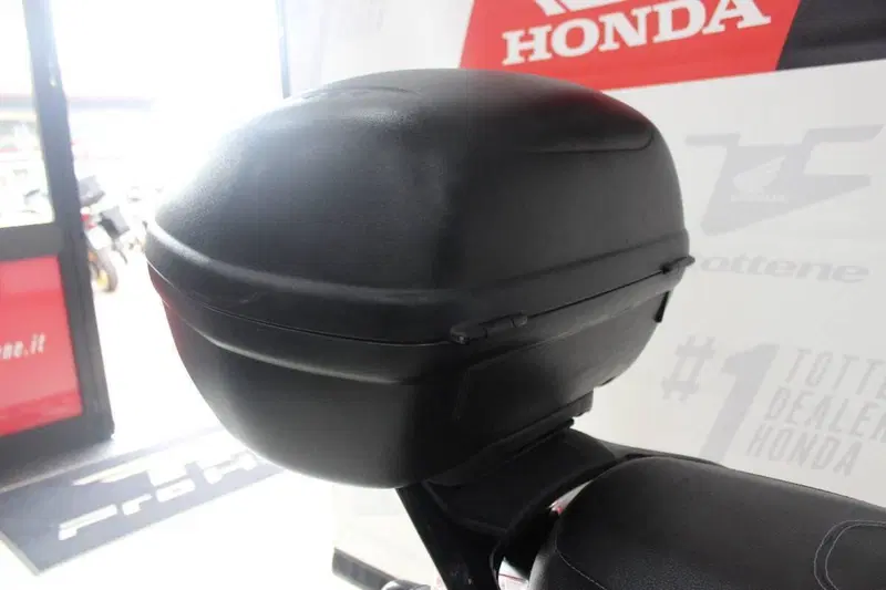 Piaggio Beverly 300 i.e. Police ABS-ASR (2017 - 20) (5)