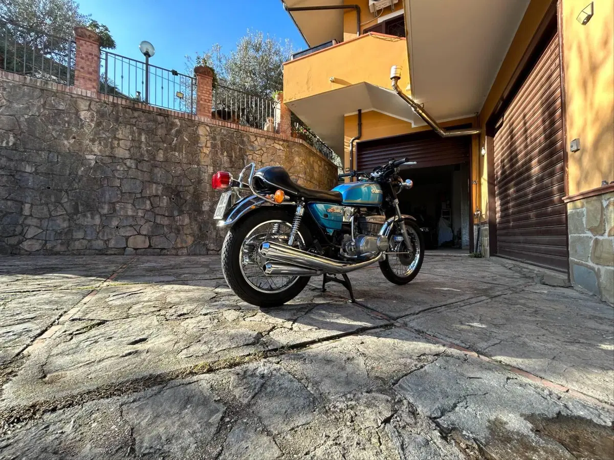 Suzuki GT 380 (2)