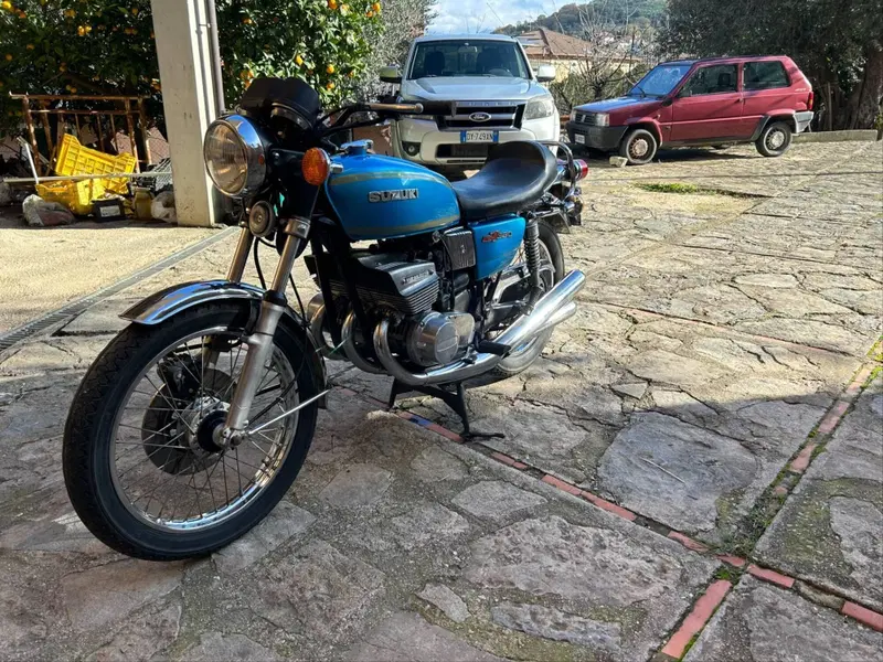 Suzuki GT 380 (4)