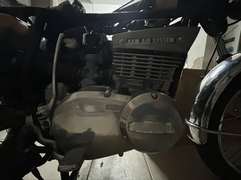Suzuki GT 380 (6)