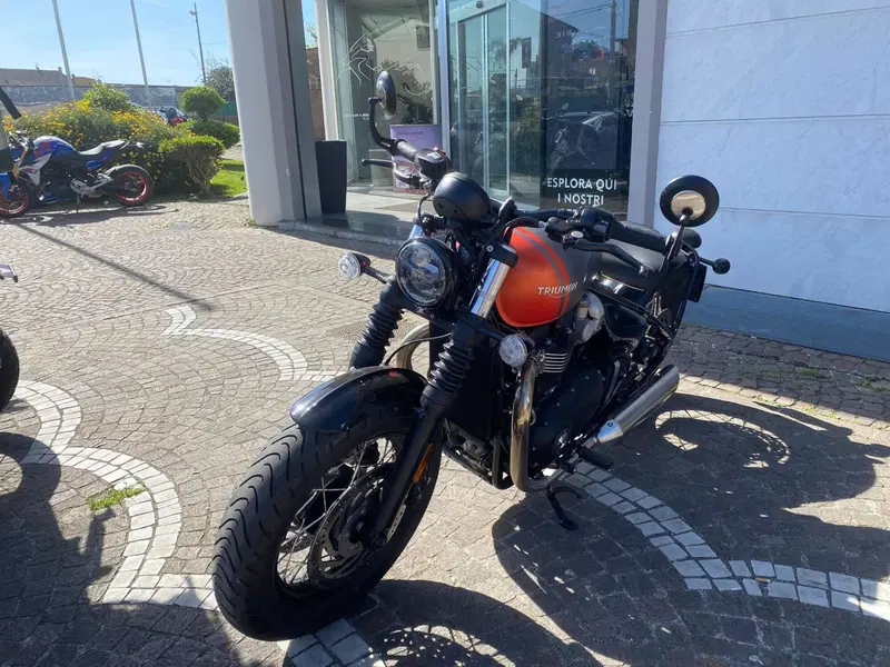 Triumph Bonneville Bobber 1200 (2021 - 25) (4)