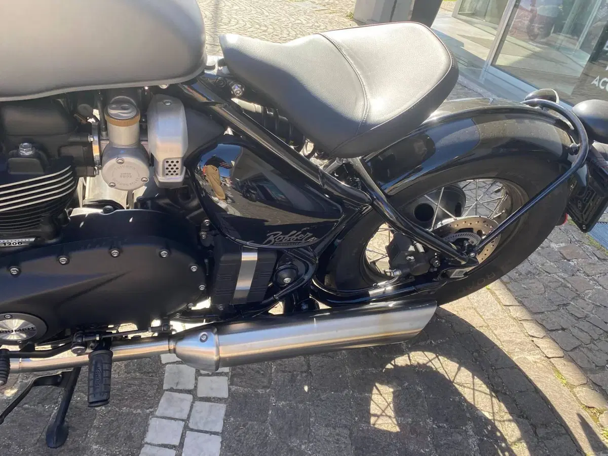 Triumph Bonneville Bobber 1200 (2021 - 25) (8)