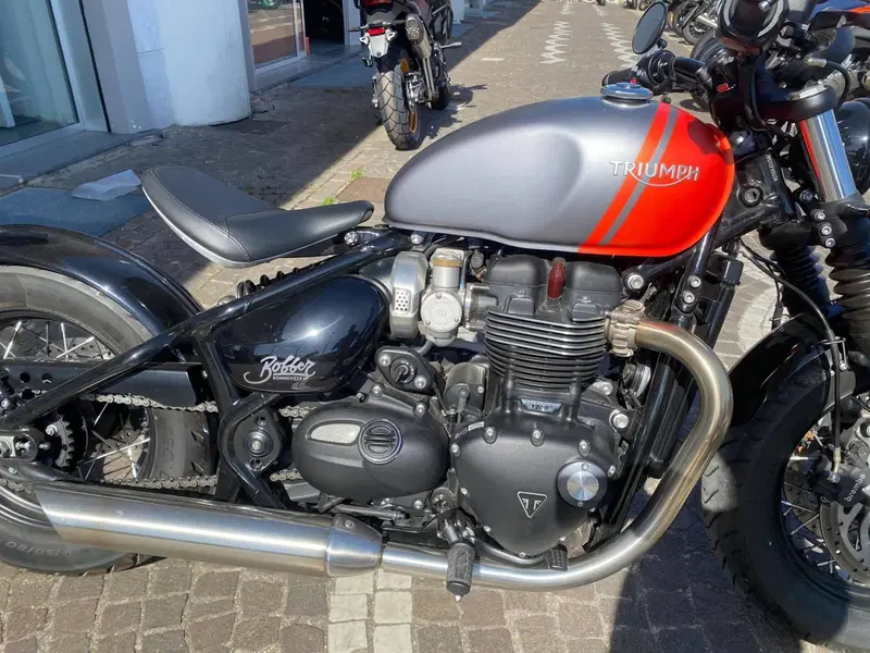 Triumph Bonneville Bobber 1200 (2021 - 25) (7)