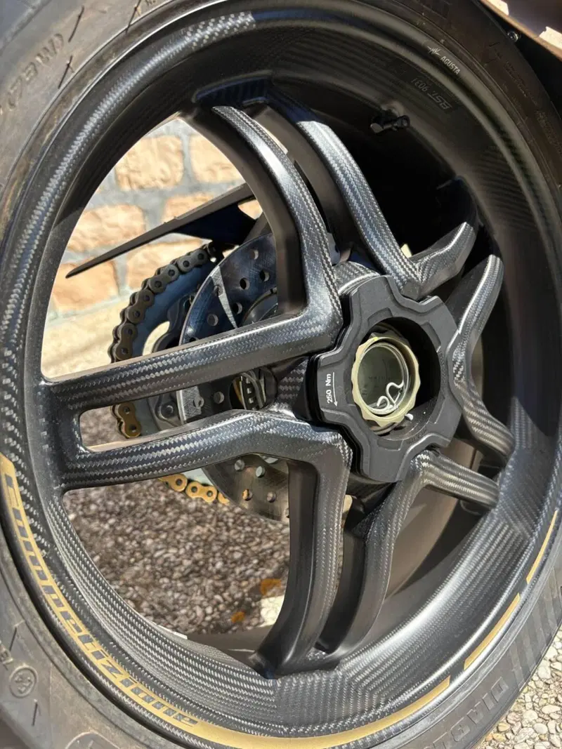 MV Agusta F3 800 Competizione (2025 - 26) (6)