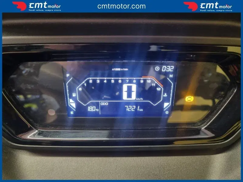 Yamaha X-Max 300 (2021 - 24) (6)