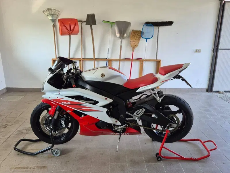 Yamaha YZF R6 (2006 - 07)