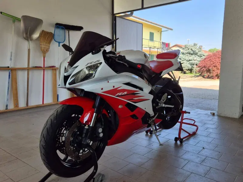 Yamaha YZF R6 (2006 - 07) (2)