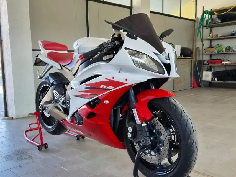 Yamaha YZF R6 (2006 - 07) (3)