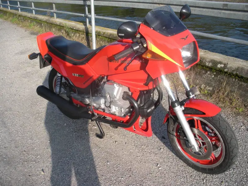 Moto Guzzi V65 Lario
