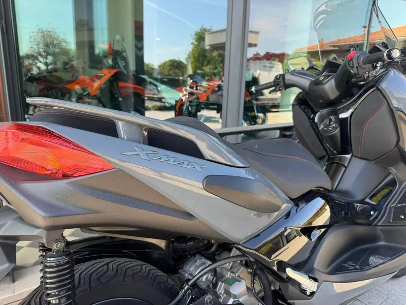 Yamaha X-Max 300 Tech Max (2021 - 24) (3)
