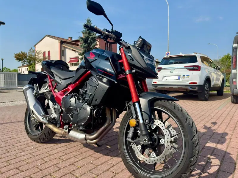 Honda CB 750 Hornet (2023 - 24) (3)