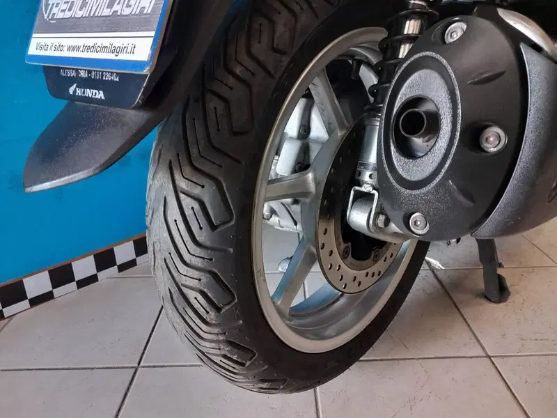 Honda SH 300 i (2011 - 14) (13)