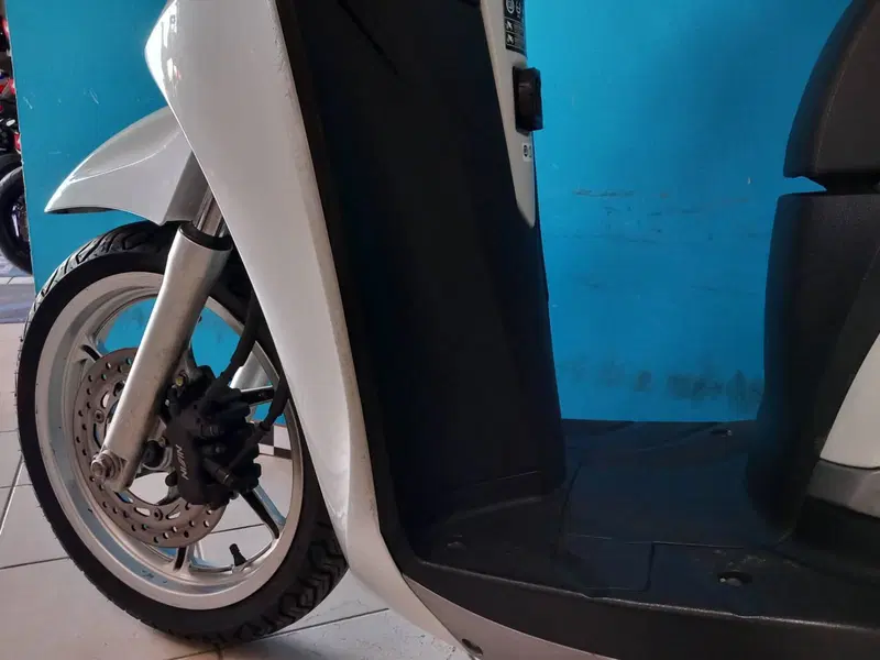 Honda SH 300 i (2011 - 14) (9)