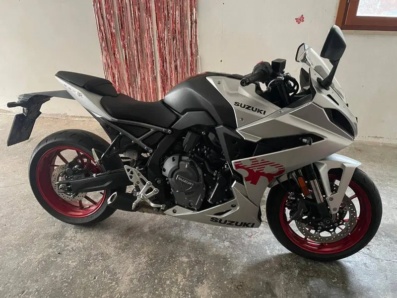 Suzuki GSX-8R (2024 - 26) (3)