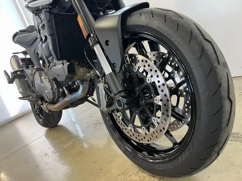 Ducati Monster 937 (2021 - 25) (4)