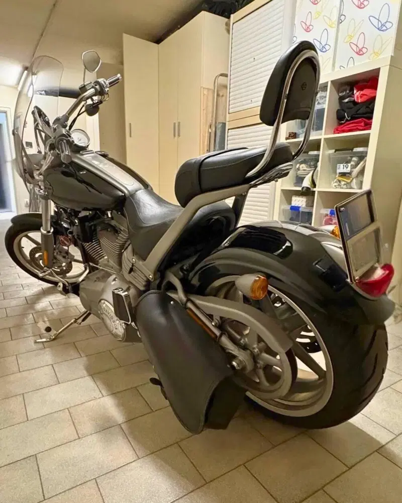 Harley-Davidson 1584 Rocker (2008 - 09) - FXCW (4)