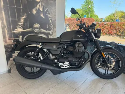 Moto Guzzi V7 III Stone (2017 - 20) usata