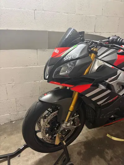 Aprilia Tuono V4 Factory (2019 - 20) usata