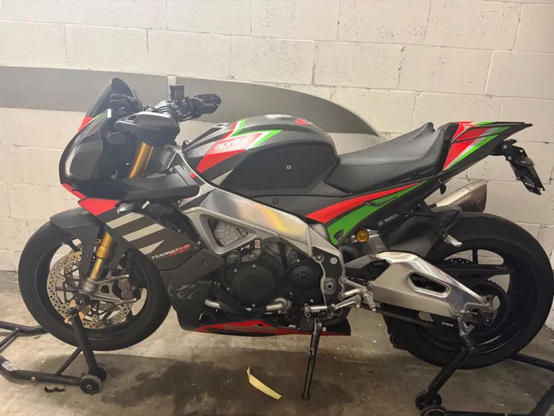 Aprilia Tuono V4 Factory (2019 - 20) (4)